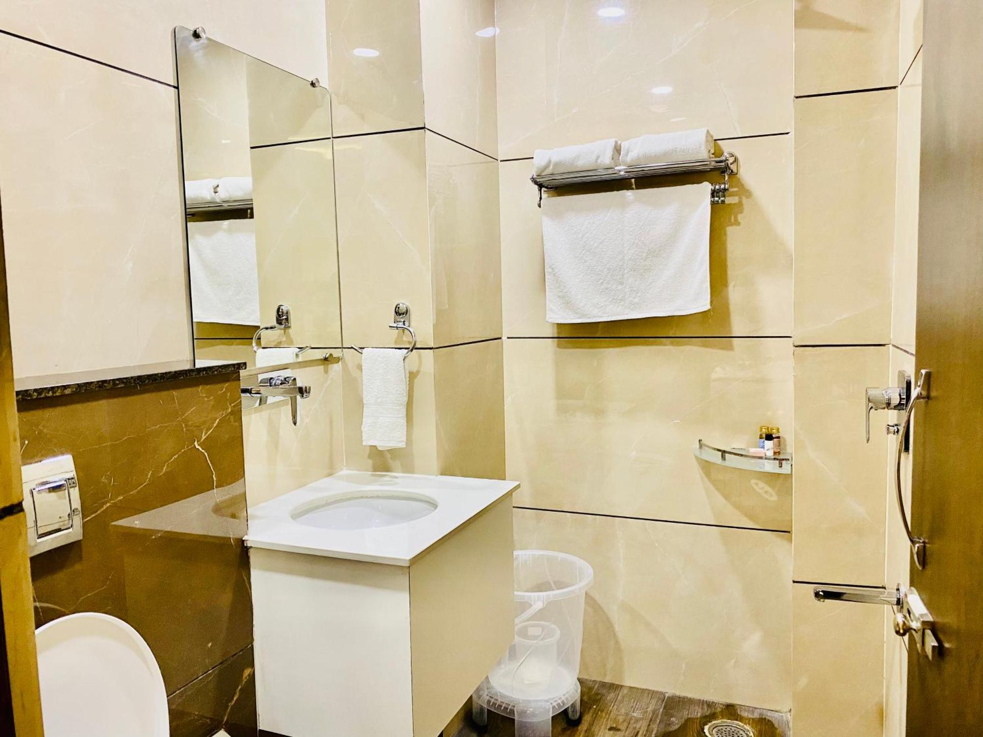Hotel White House Walking Distance From Golden Temple- With Parking Amritsar Eksteriør bilde