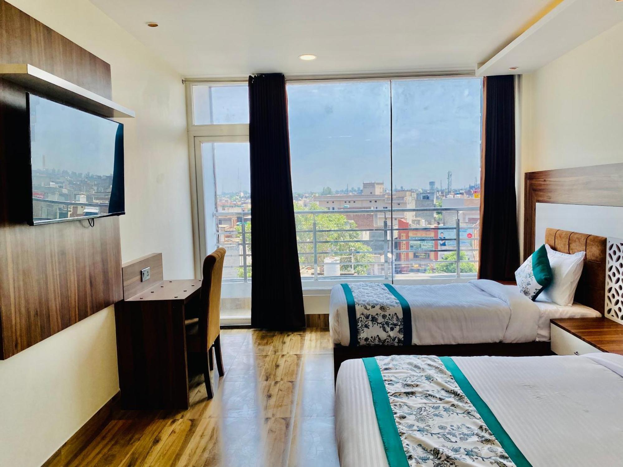 Hotel White House Walking Distance From Golden Temple- With Parking Amritsar Eksteriør bilde