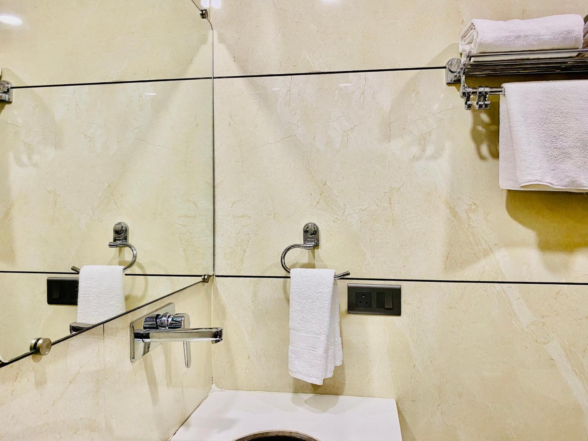 Hotel White House Walking Distance From Golden Temple- With Parking Amritsar Eksteriør bilde